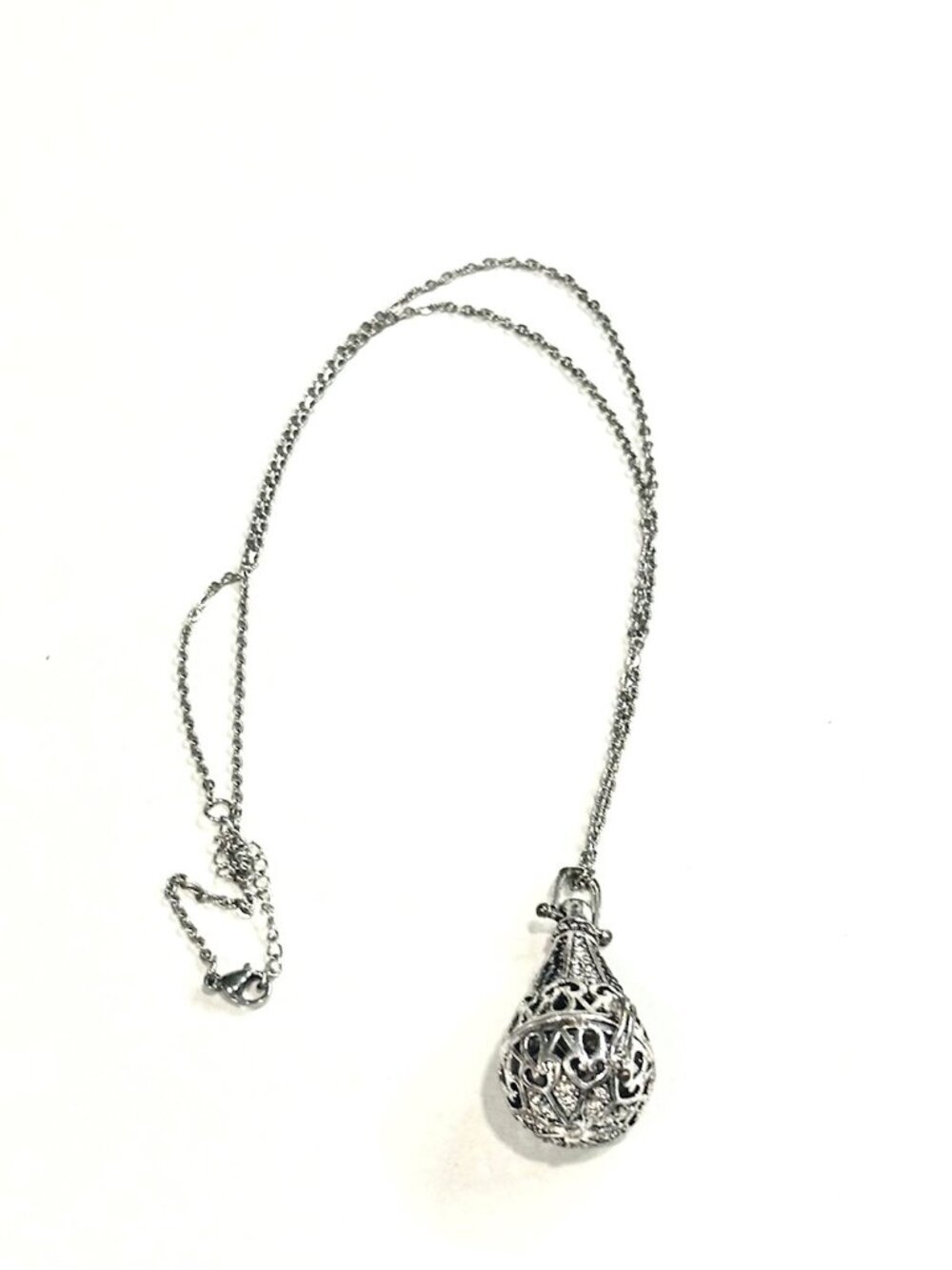 Essential Oil Diffuser Necklace Jewlery Silver Coated Chain & Clasp Faux Diamond